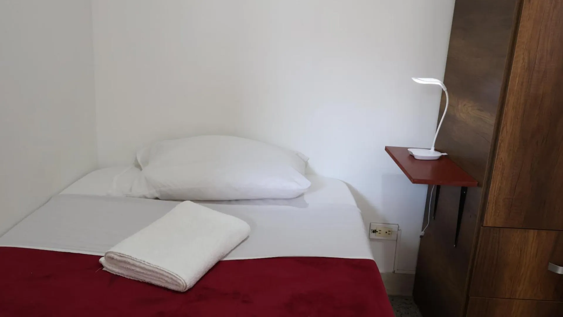 A1 Living Poblado Comoda Habitacion Privada Medellin 0*,
