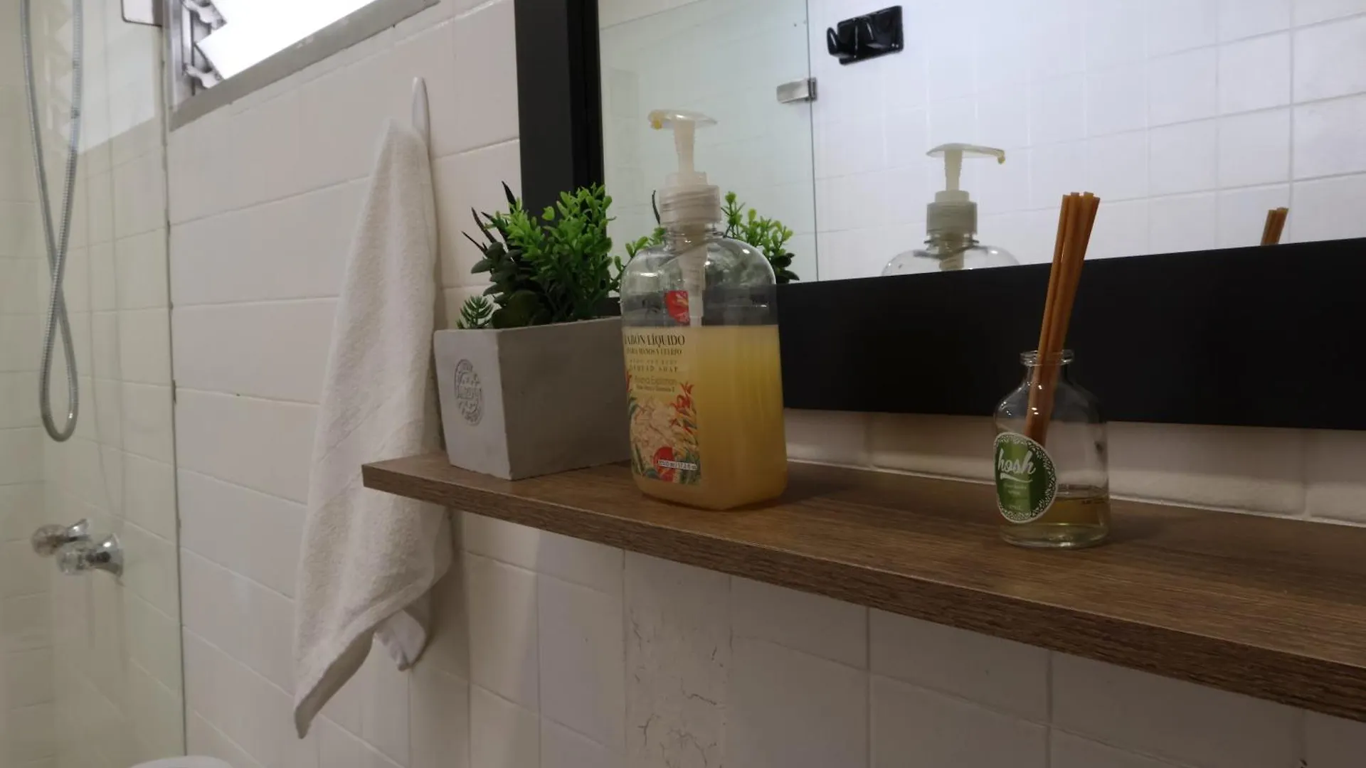 A1 Living Poblado Comoda Habitacion Privada Medellin 0*,  Colombia