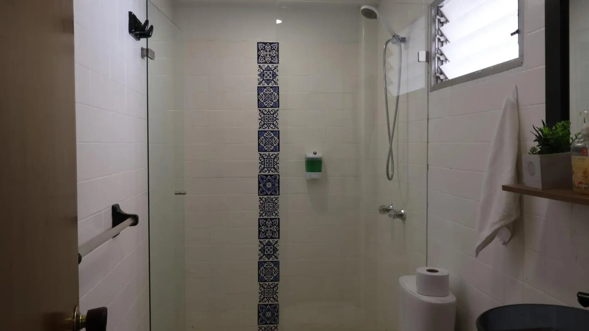 A1 Living Poblado Comoda Habitacion Privada Medellin Homestay
